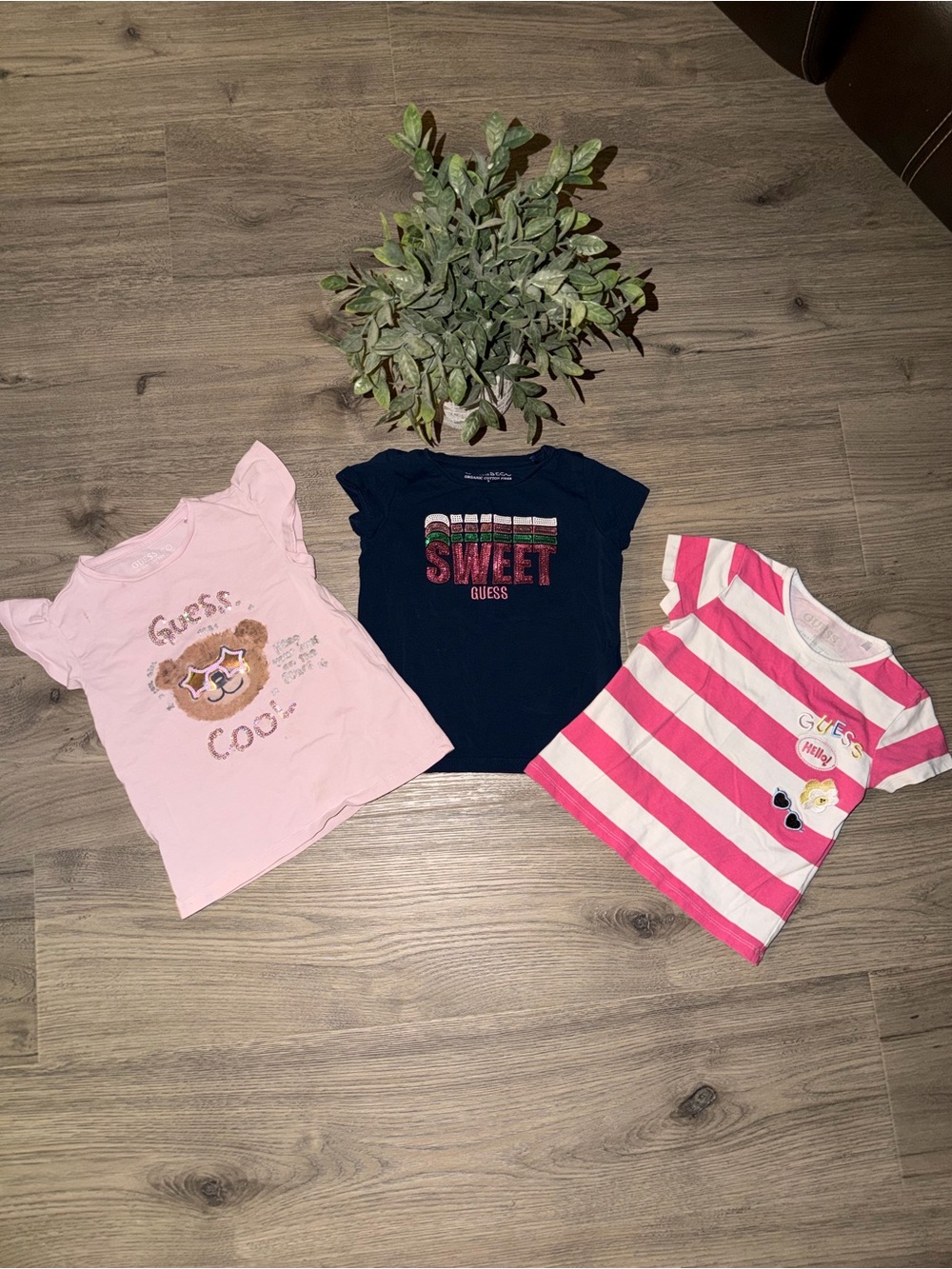 GUESS Girls' ' Graphic Tee bundle- Short Sleeve